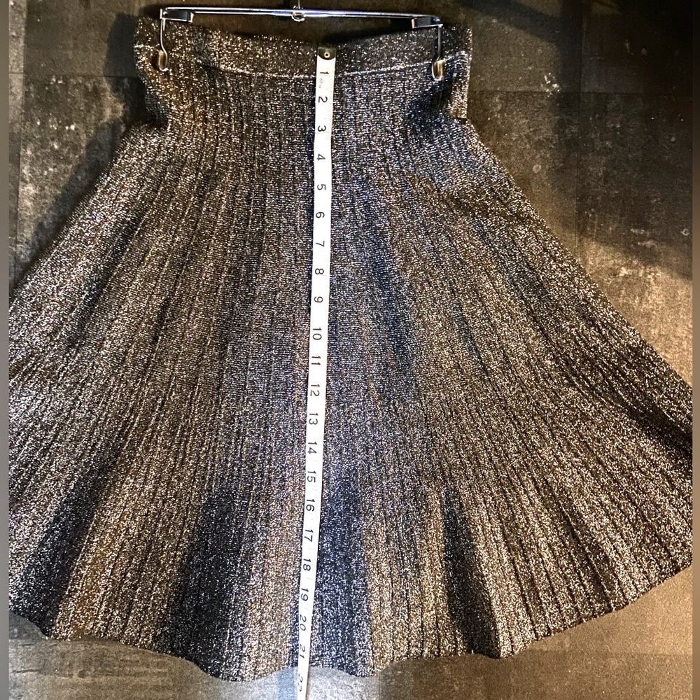 Blk/Silver Sexy & Elegant💕Photos don’t do justice to this glamorous skirt🎁 - Picture 3 of 14